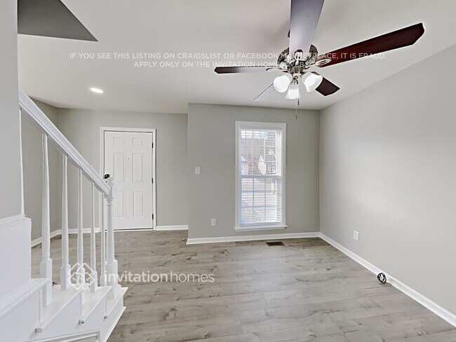 Building Photo - 402 Zircon Ln