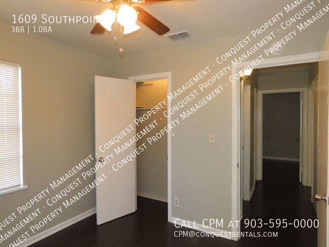 Building Photo - 1609 Southpoint Dr