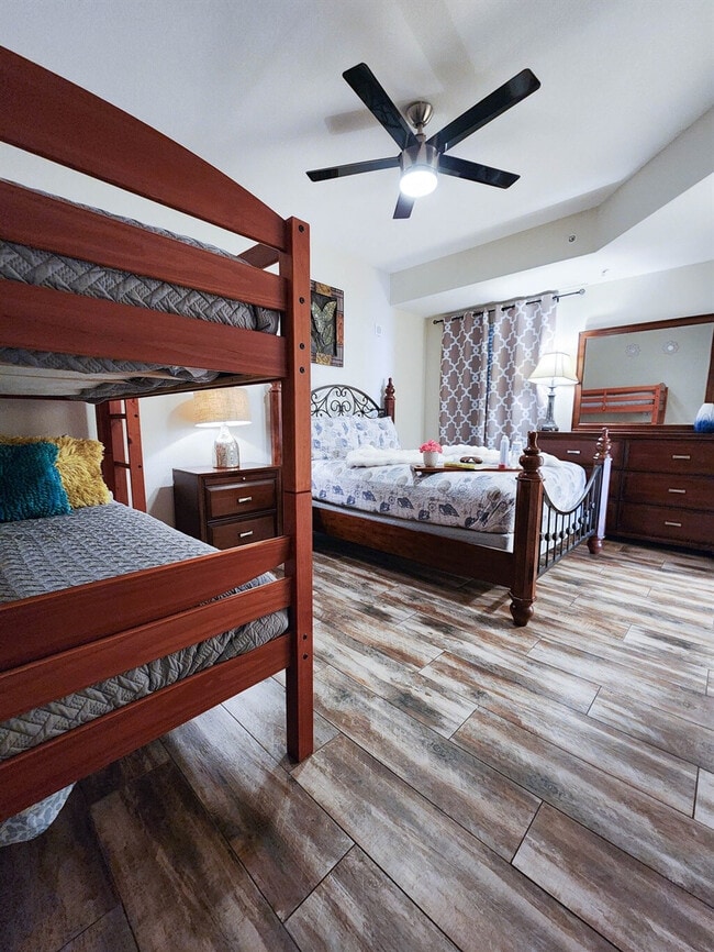 Building Photo - 16819 Front Beach Rd