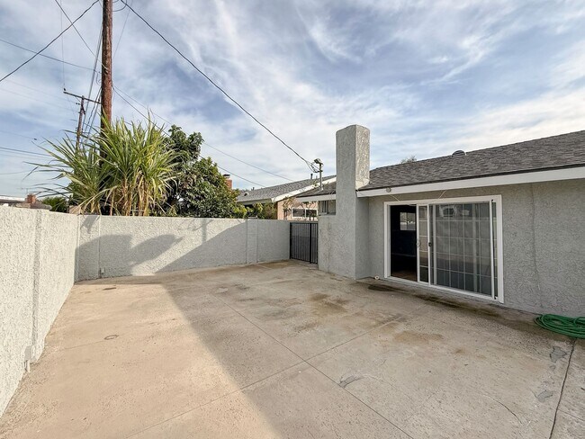 Building Photo - CORNER LOT POOL HOME | JUST REMODELED 4 BEDROOM | FOR RENT IN WEST GARDEN GROVE