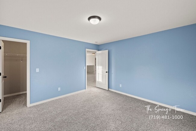 Building Photo - STUNNING 4BD HOME w/ NO ELECTRIC BILL! - Security Deposit Waiver Available