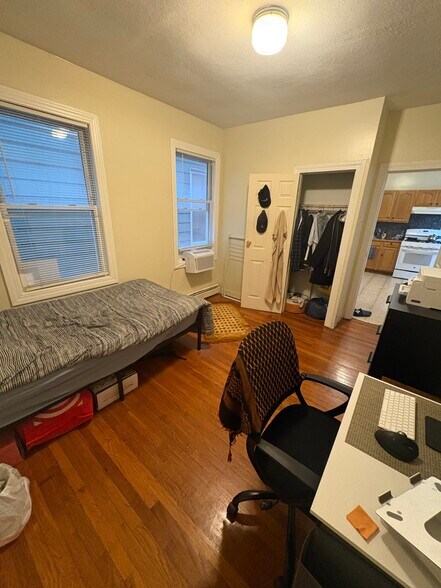 Building Photo - 237 Tremont St