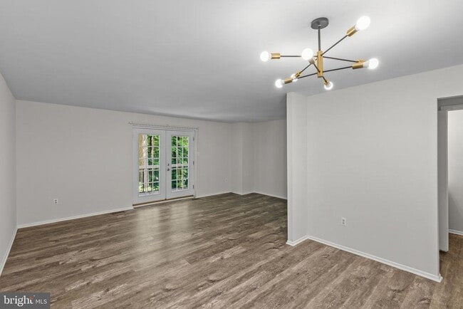 Building Photo - 11861 New Country Ln