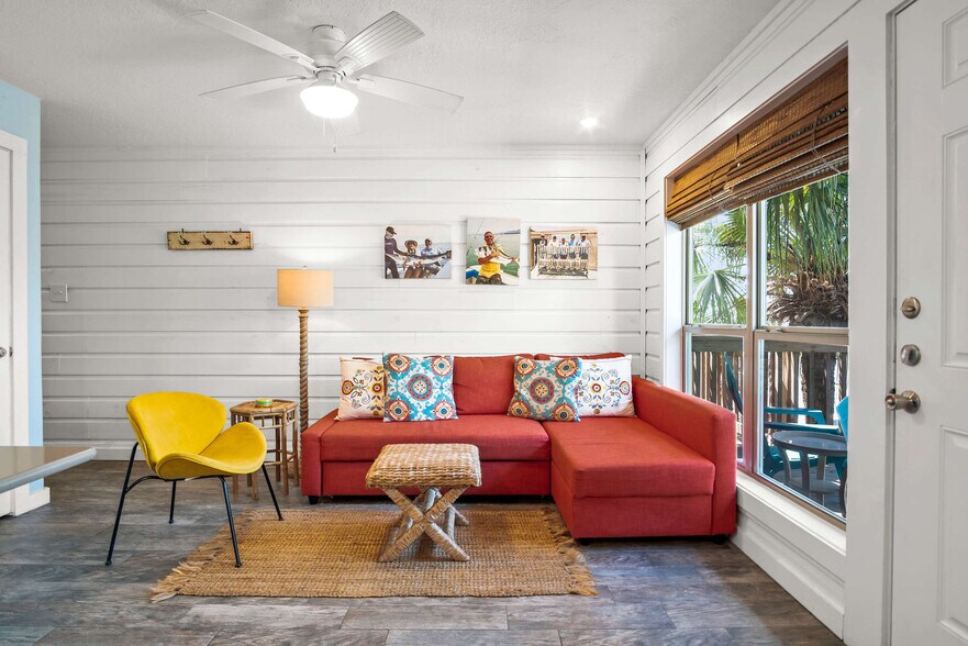 Building Photo - 15209 Leeward Dr