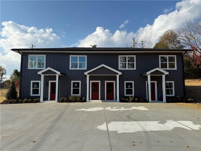 Building Photo - 473 Red Rider Rd