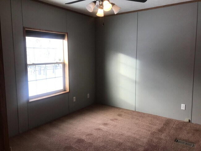 Building Photo - 31 Front St