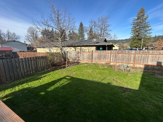 Building Photo - Renovated 3 Bedroom, 2 Bath Home in Newberg