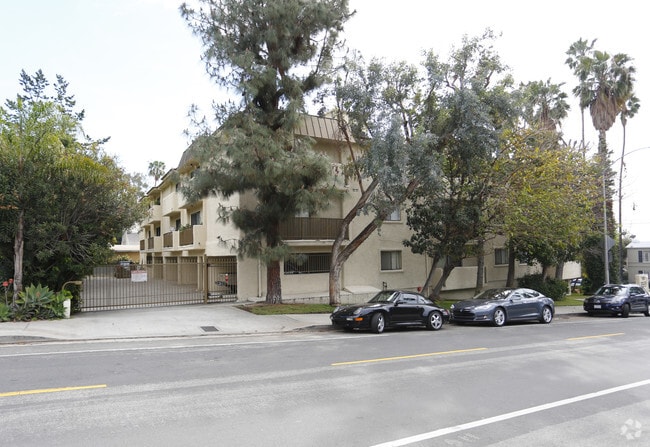 Building Photo - Sierra Vista