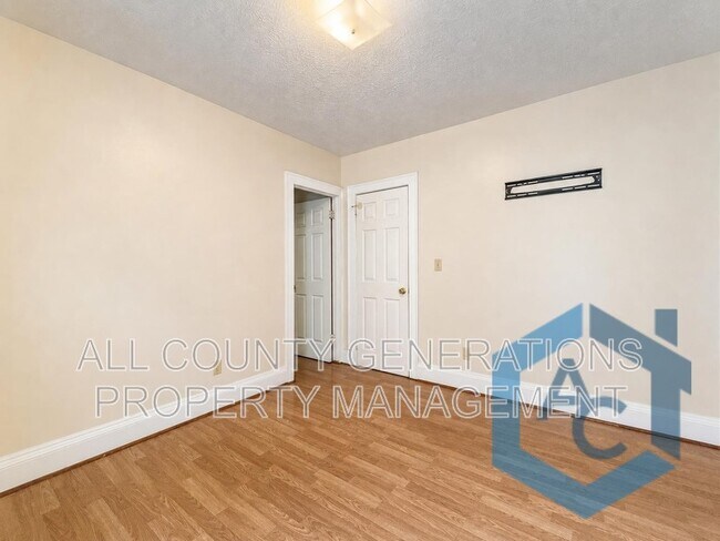 Building Photo - 3571 E 108th St