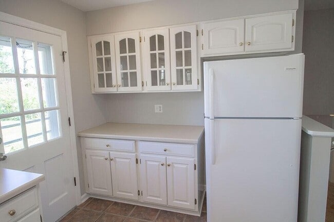 Building Photo - 2207 Bushnell Dr