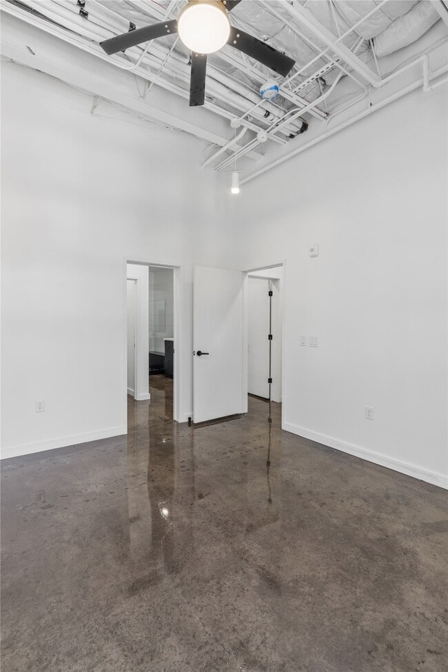 Building Photo - 3401 Louisiana St