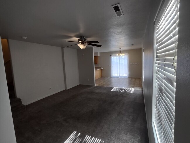 Building Photo - Fox Cove Unit