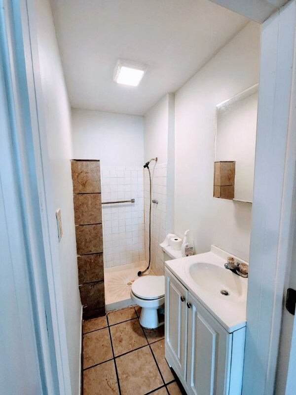 Building Photo - 1710 W 37th St