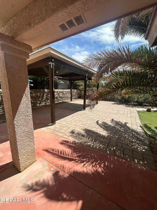 Building Photo - 7464 Plaza Taurina Dr