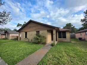 Building Photo - 1615 Hazelwood St