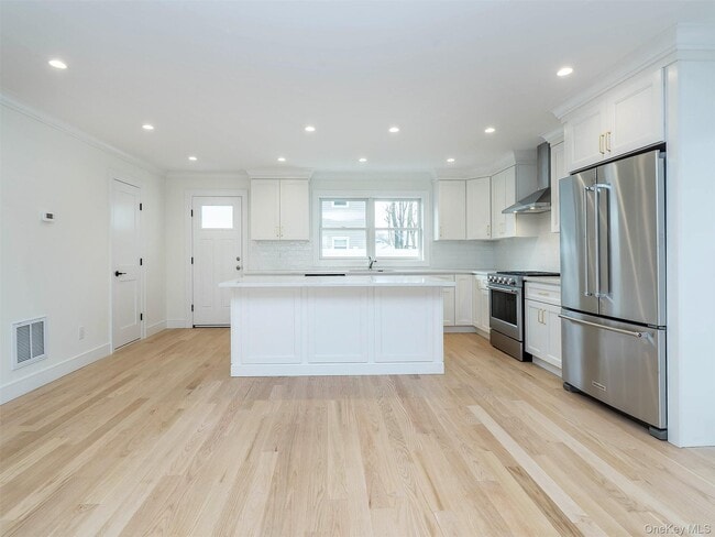 Building Photo - 35 B Dunwood Rd