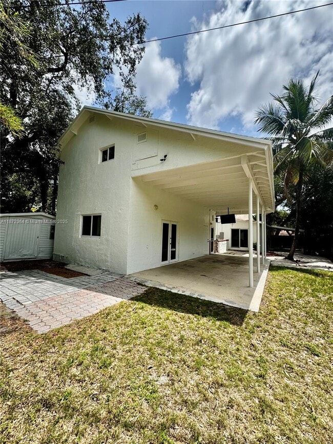 Building Photo - 1601 SW 20th Ave