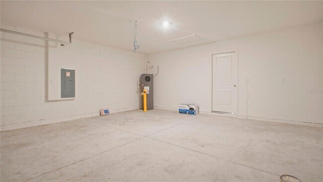 Building Photo - 2942 Lavanda Dr