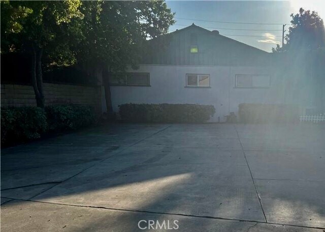 Building Photo - 8541 Orangewood Ave