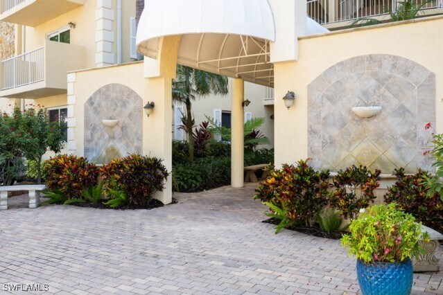 Building Photo - 3000 Gulf Shore Blvd N