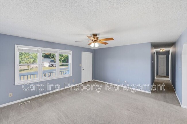 Building Photo - 1607 McFarland Dr