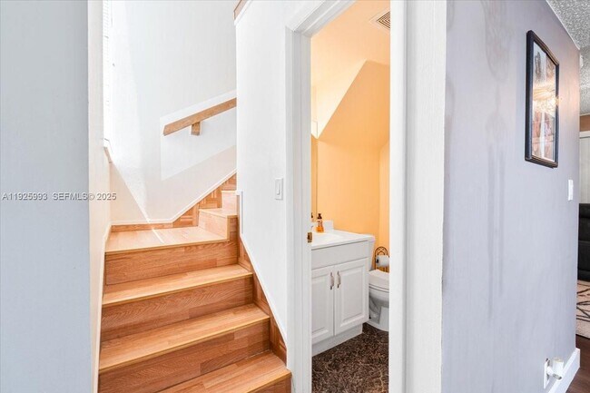 Building Photo - 8105 Lagos De Campo Blvd