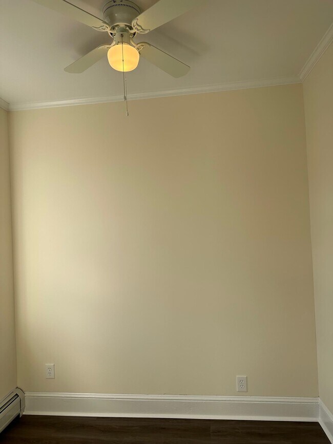 Building Photo - 547 Avenue A