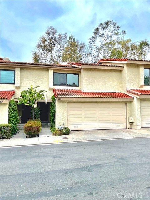 Primary Photo - 809 Creekside Dr