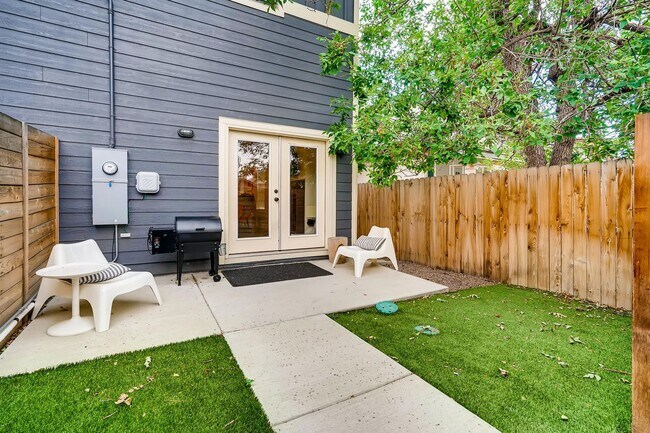 Building Photo - About This Property!