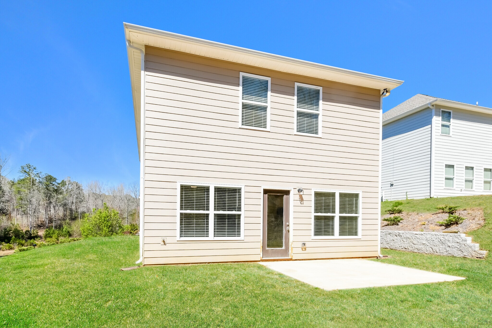 Building Photo - 12 Deer Creek Dr