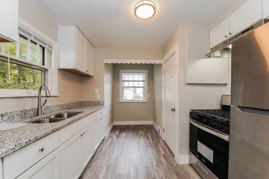 Building Photo - 1305 N Meade St