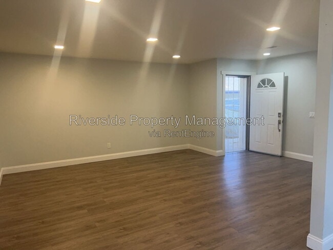 Building Photo - 5759 Lotus St
