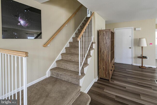 Building Photo - 27 Richards Rd