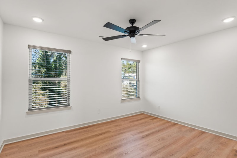 Building Photo - 311 W Broad St