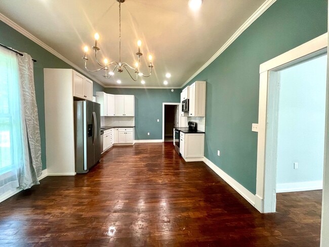 Building Photo - Find Your Fall Sanctuary