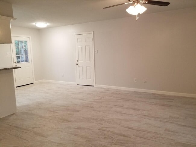 Building Photo - 237 N Forest Dr