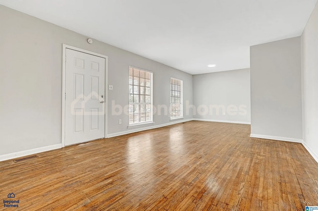 Building Photo - 4012 Hazelwood Rd