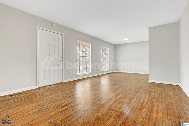 Building Photo - Beautifully Renovated Home in Adamsville -...