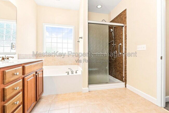 Building Photo - 725 Keystone Park Dr