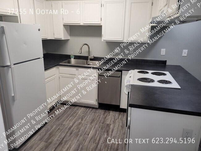 Building Photo - 37255 N Ootam Rd