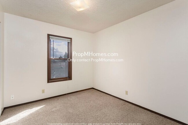 Building Photo - 1102 SE Umatilla St