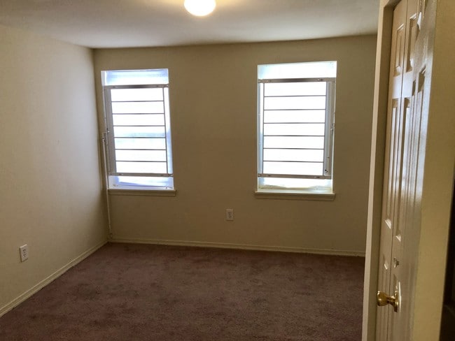 Building Photo - 1120 Washington Blvd