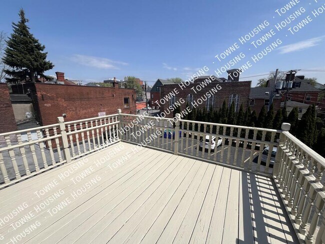 Building Photo - 487 Delaware Ave