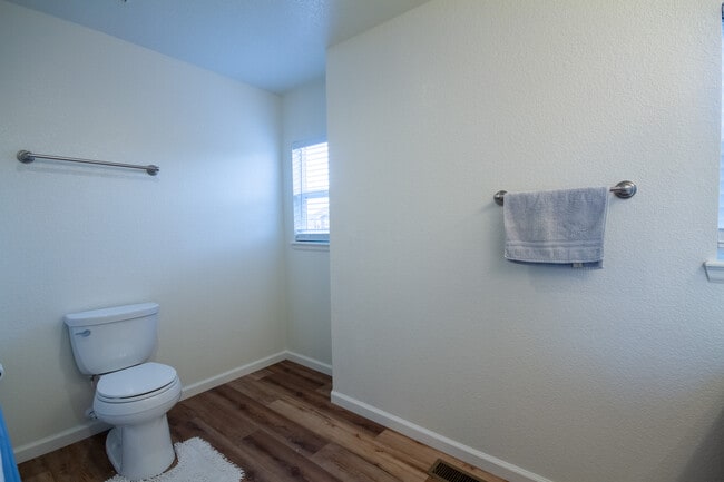 Building Photo - 5747 Jaguar Way
