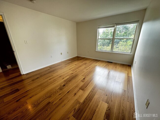 Building Photo - 102 Wellington Park Dr
