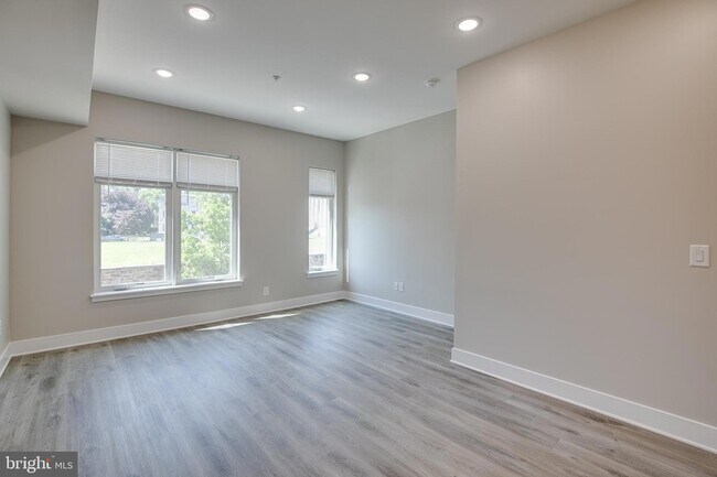 Building Photo - 2019 N College Ave