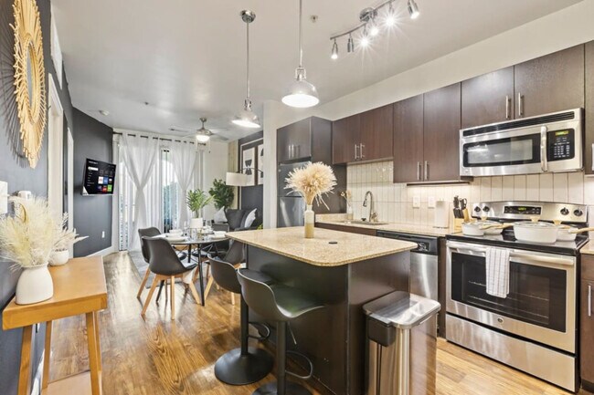 Building Photo - 5250 Town and Country Blvd