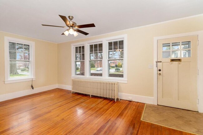 Building Photo - 142 Riddle Rd