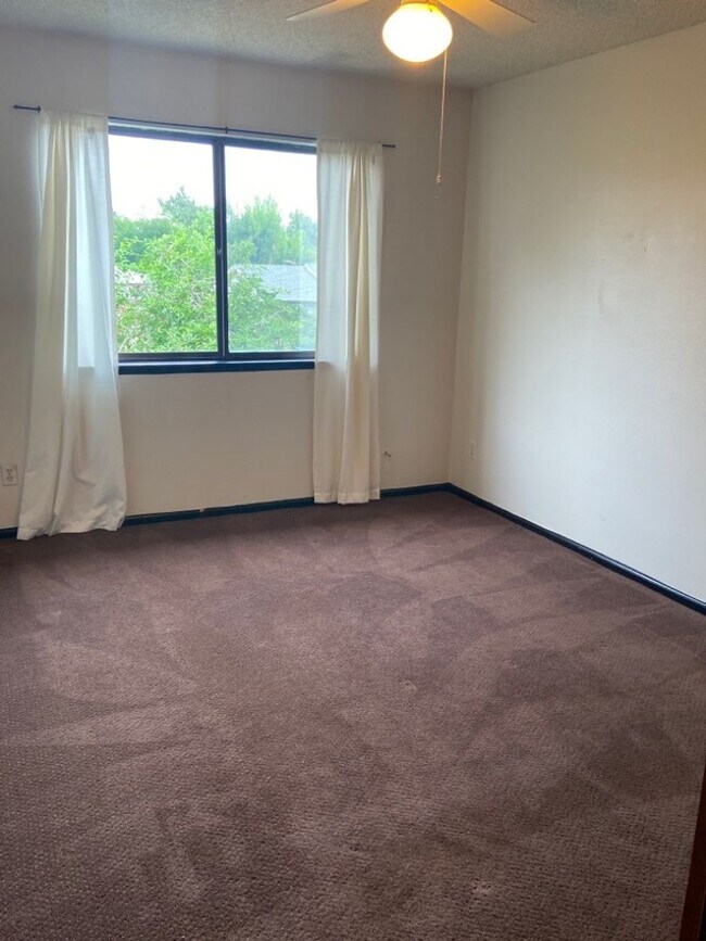 Building Photo - 2930 Rams Ln