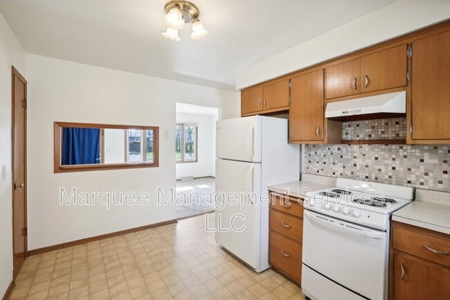 Building Photo - 4903 Camden Rd